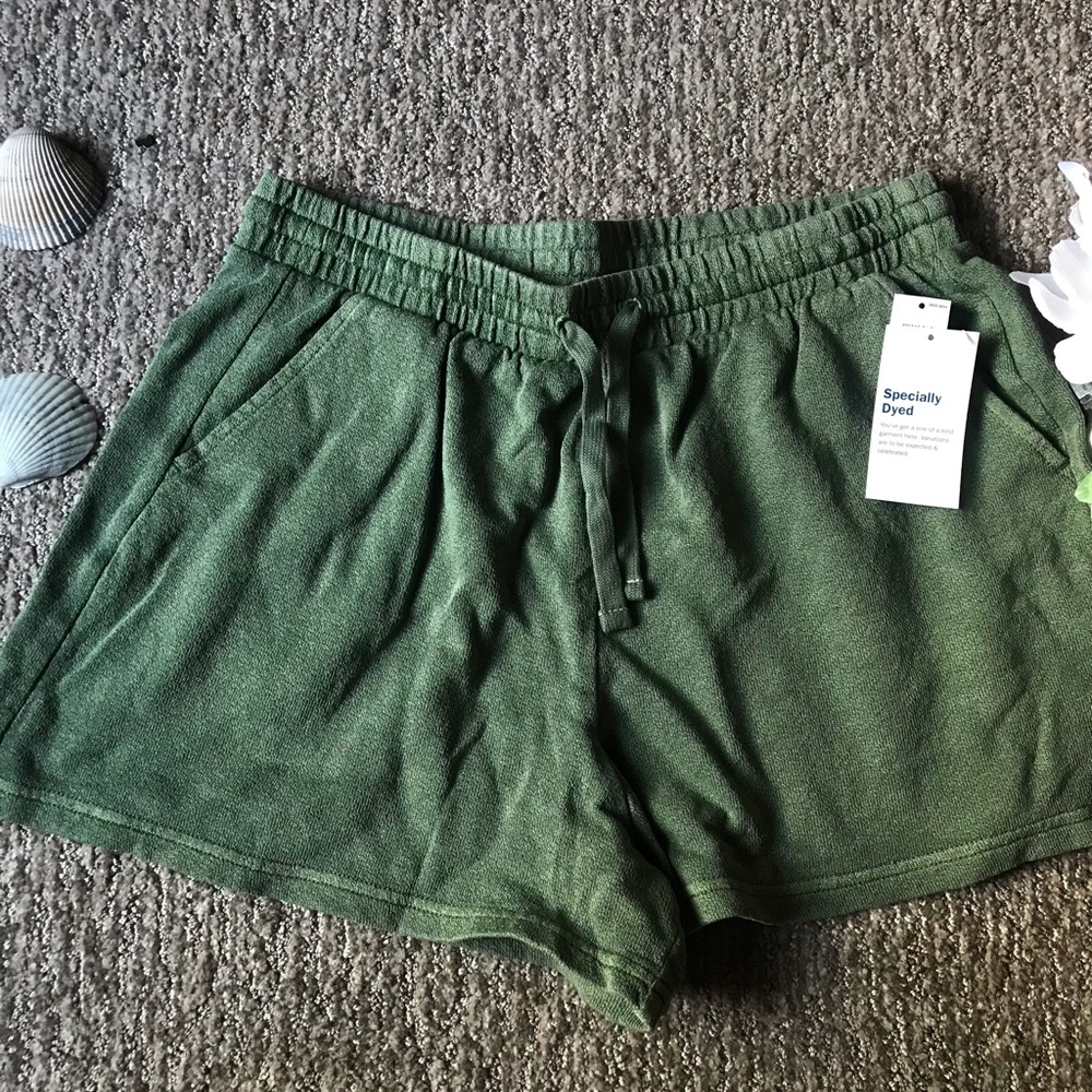 Old Navy M high rise specialty dyed fleece shorts